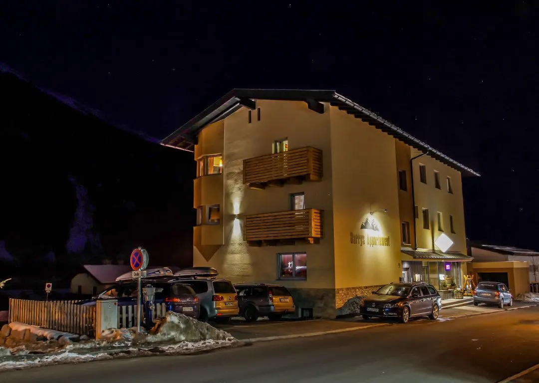 Harry’s Appartement at night in Pettneu am Arlberg